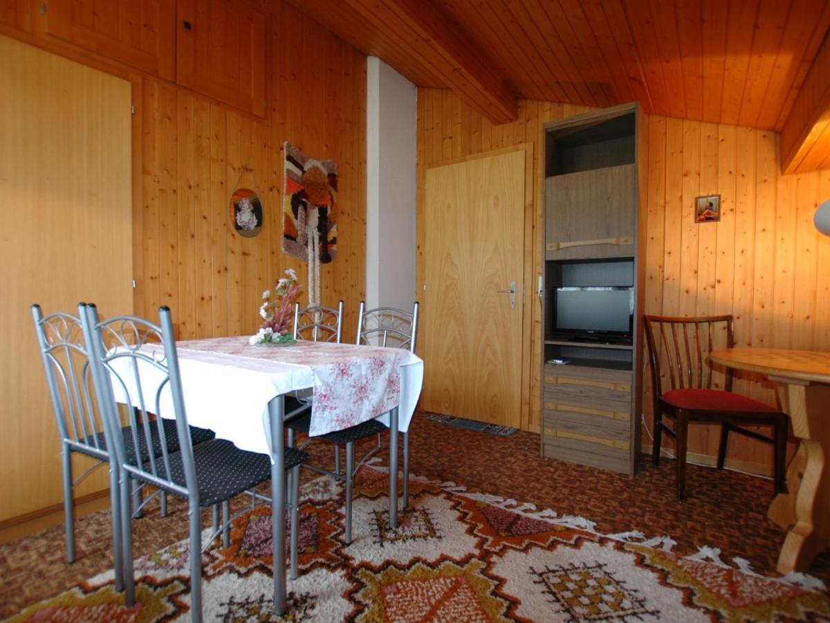 Pristine Home In A Charming Village Large Grassy Sunbathing Area View Of The M Nch And Jungfrau Wilderswil Kültér fotó